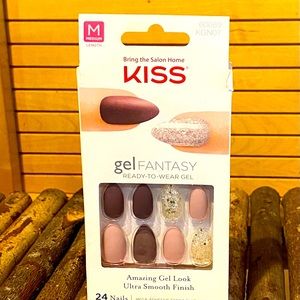 Kiss Almond Shaped Nails w/ Medium Length.